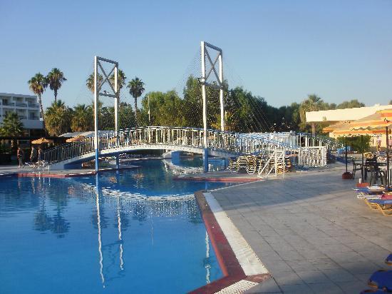 Отель Doreta Beach Resort & Spa 4*