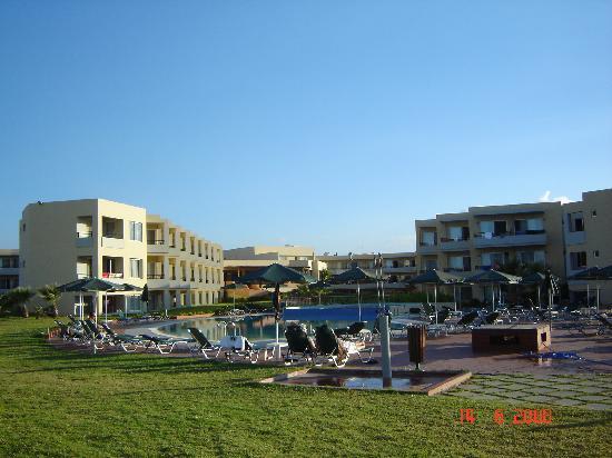 Отель Apladas Beach 4*