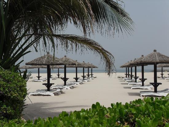 Отель Le Royal Meridien Beach Resort & Spa 5*