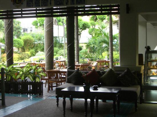 Отель The Green Park Resort 3*
