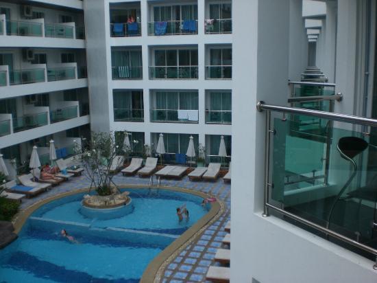 Отель Jomtien Dragon Beach Resort 3*