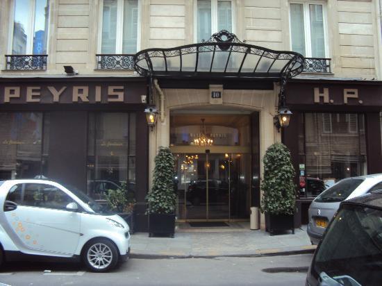 Отель Peyris 3*
