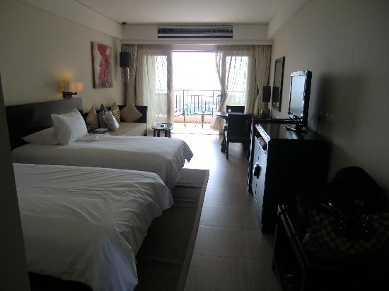 Отель Howard Johnson Resort Sanya Bay 4*