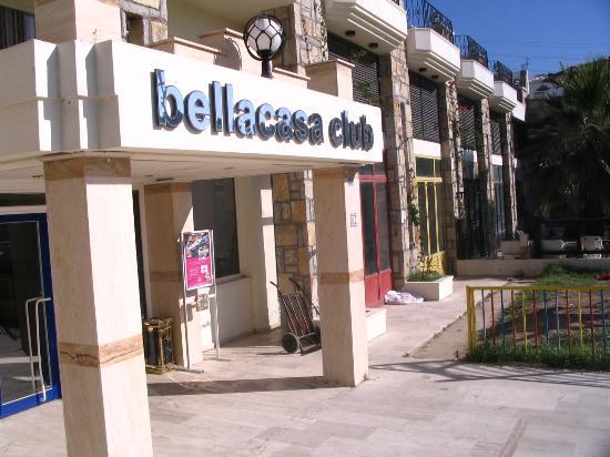 Отель Bellacasa Suites & Club 4*