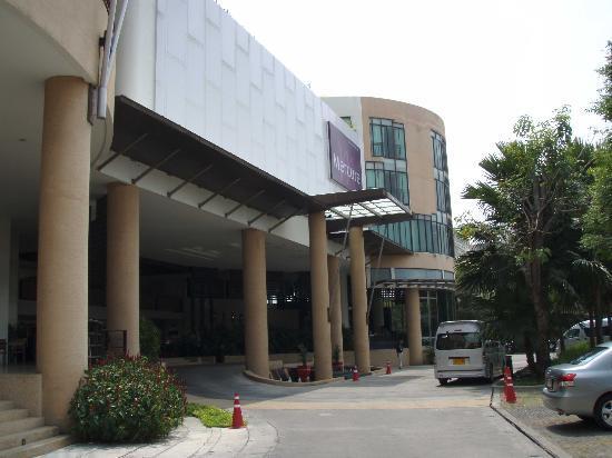 Отель Mercure Phuket Deevana 4*