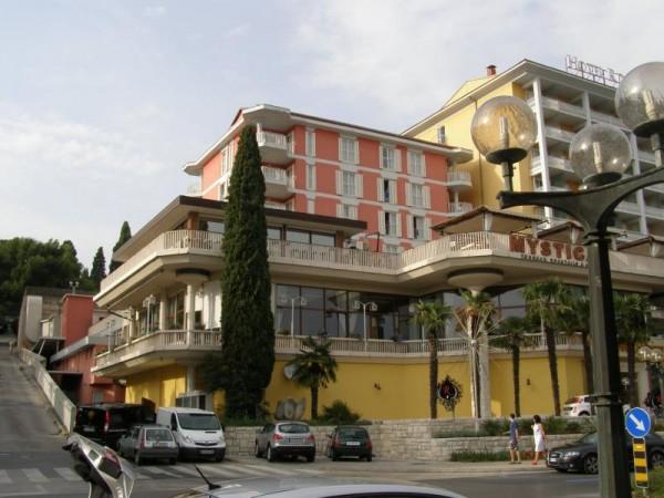 Отель Riviera 4*