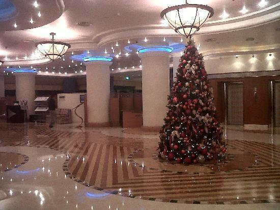 Отель Le Meridien Mina Seyahi Beach Resort & Marina 5*