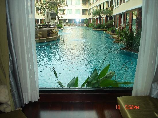 Отель Patong Paragon 4*
