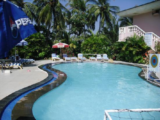 Отель Coconut Grove 4*