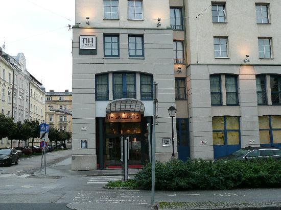 Отель NH Salzburg City 4*