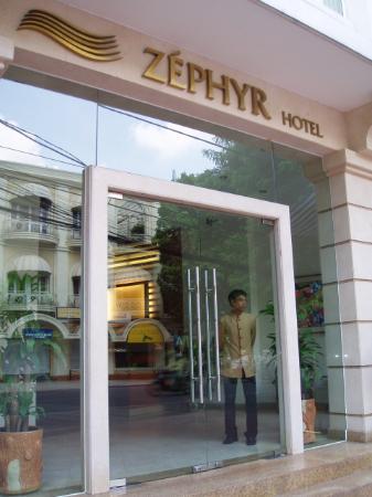 Отель Zephyr hotel 3*