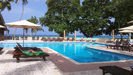 Отель Berjaya Beau Vallon Bay Beach Resort & Casino 4*