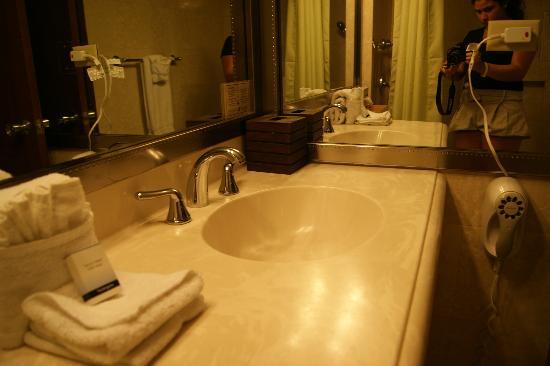 Отель Newport Beachside Hotel & Resort 3*