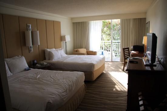 Отель Key Largo Grande Resort & Beach Club 3*