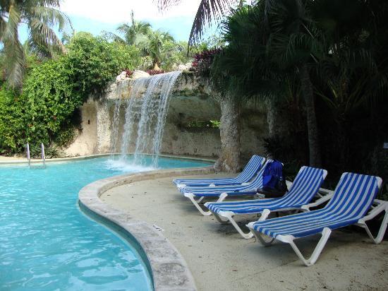 Отель Key Largo Grande Resort & Beach Club 3*