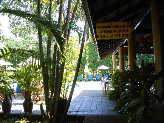 Отель Golden Sand Inn Phuket 3*