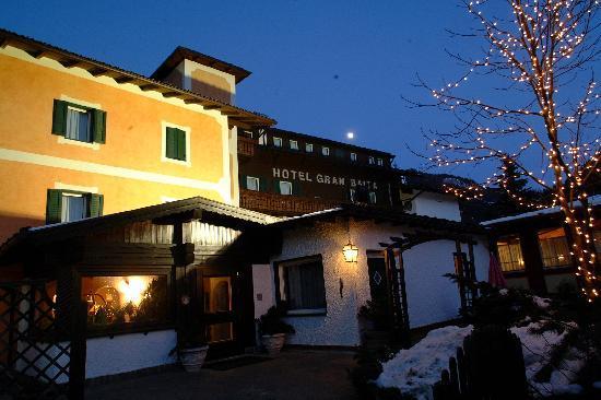 Отель Gran Baita & Villa Mitzi Pozza di Fassa 4*