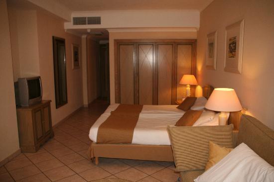 Отель Maritim Antonine Hotel & SPA 4*