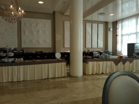 Отель Regina Del Mare Club Resort Hotel Tirrenia 4*