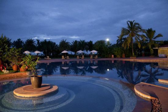 Отель The Lalit Golf & Spa Resort Goa 5*