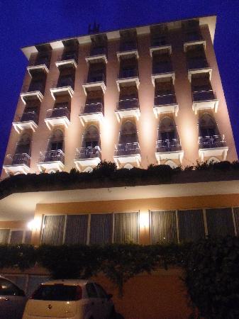 Отель Best Western Premier Hotel Milton 4*