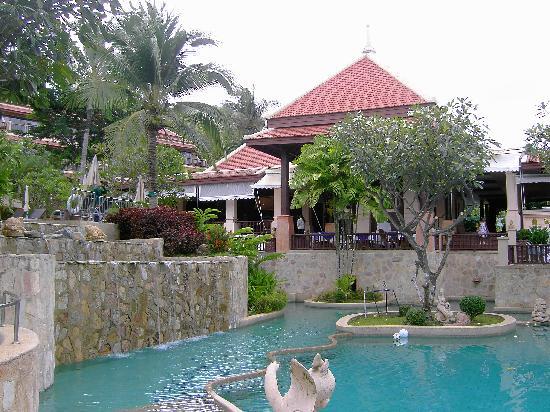 Отель Andaman Cannacia Resort 3*