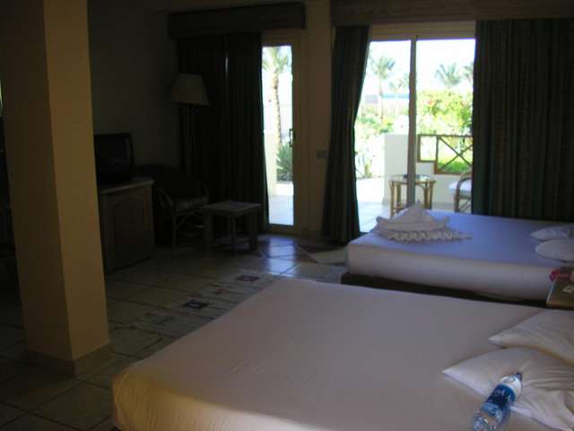 Отель Coral Beach Rotana Resort 4*