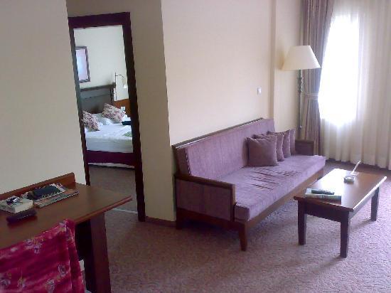 Отель Royal Garden Hotel 4*