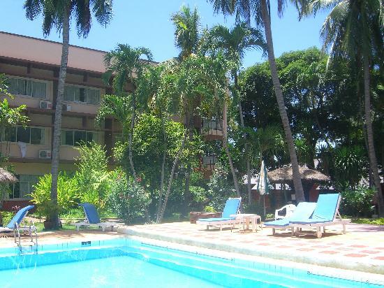 Отель Basaya Beach Hotel & Resort 3*