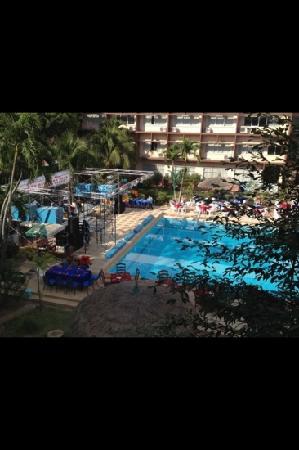 Отель Basaya Beach Hotel & Resort 3*