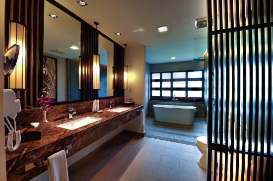 Отель Meritus Pelangi Beach Resort & Spa 5*