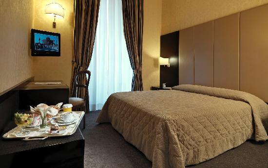 Отель Savoy Hotel Rome 4*