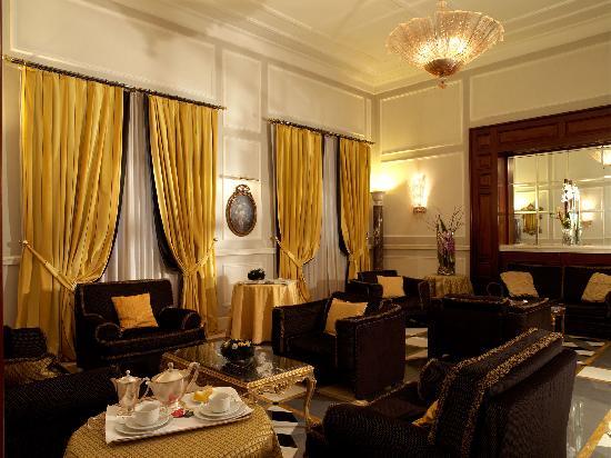 Отель Savoy Hotel Rome 4*