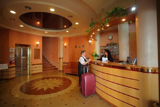 Отель Ambiente Spa Hotel 4*