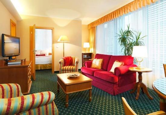 Отель Longin Center, Prague - Marriott Executive Apartments 5*