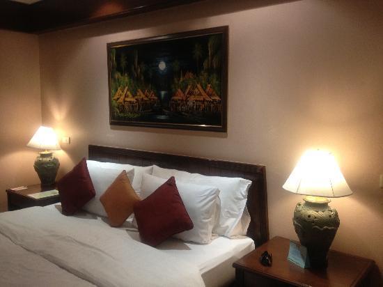 Отель Karon Sea Sands Resort 4*