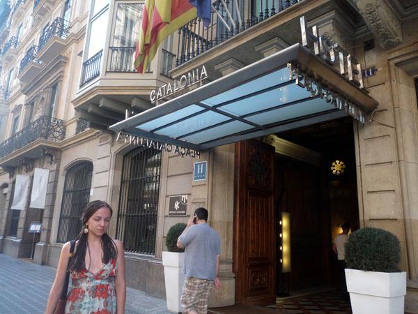 Отель Catalonia Plaza Cataluna 4*