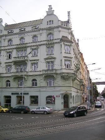 Отель Union Prague 4*