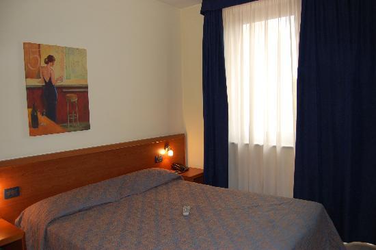 Отель Best Western Blu Hotel Roma 4*