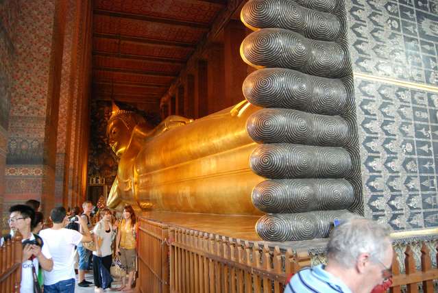 Лежачий Будда