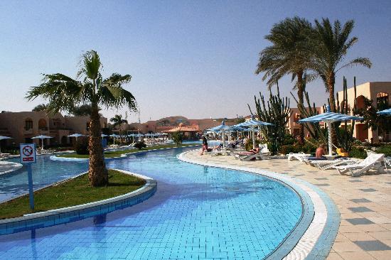 Отель Aladdin Beach Resort 4*