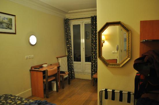 Отель De Turin 2*