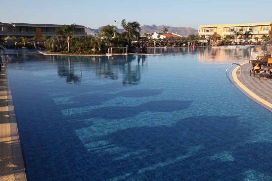 Отель Blue Lagoon Resort 5*