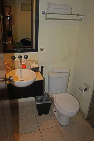 Туалет в номере New Kuta Condotel by Lexington 3*