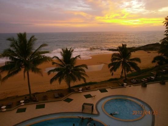 Отель Induruwa Beach Resort 4*