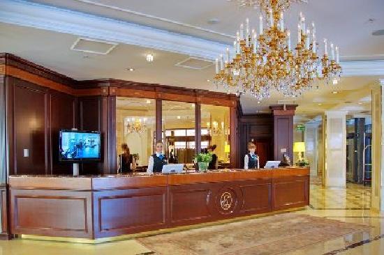 Отель Grand Hotel Emerald 5*