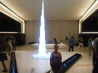 В холле Burj Khalif
