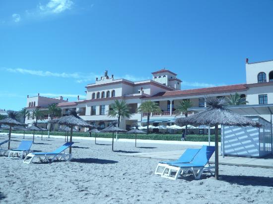 Отель Le Meridien Ra Beach Hotel and SPA 5*