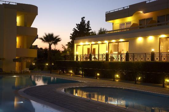 Отель Delfinia Resort 4*