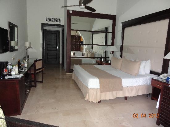 Отель Melia Caribe Tropical All Inclusive Beach & Golf Resort 5*